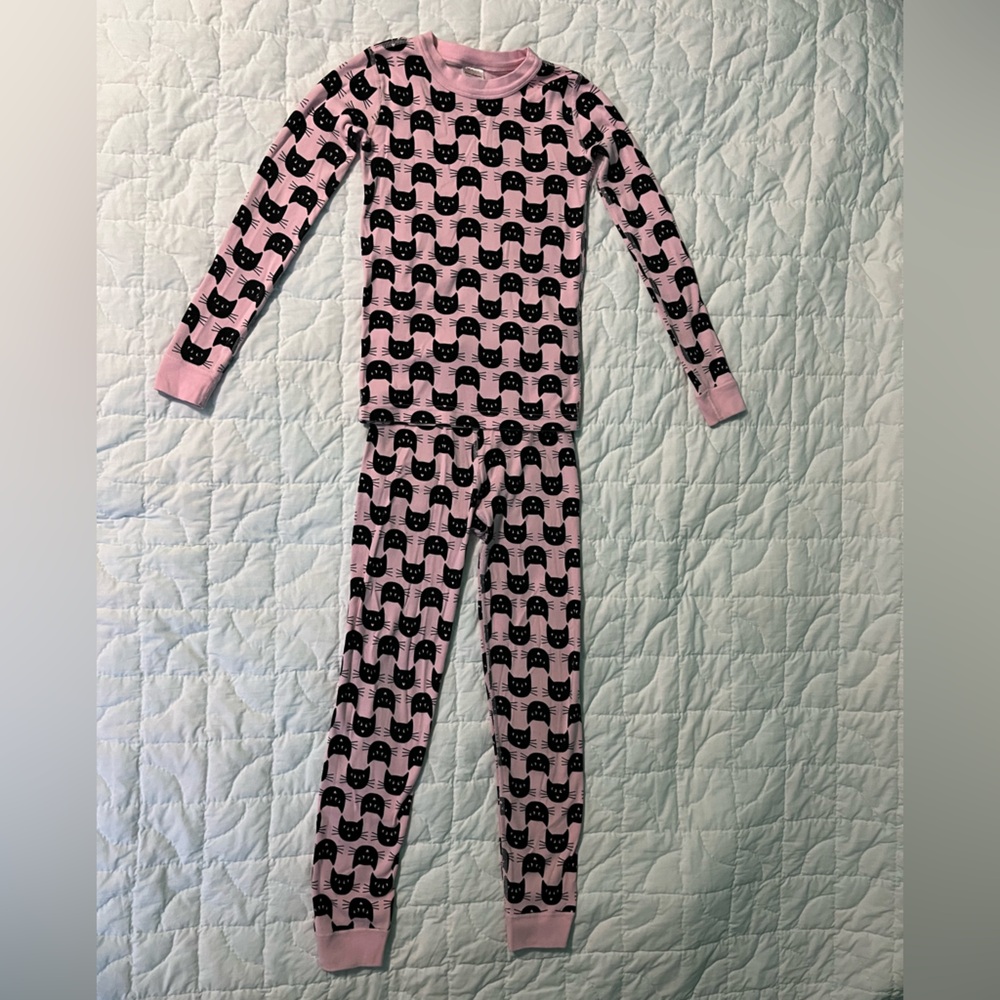 Hanna Andersson Pink Pajama Set with Black Cat Design
